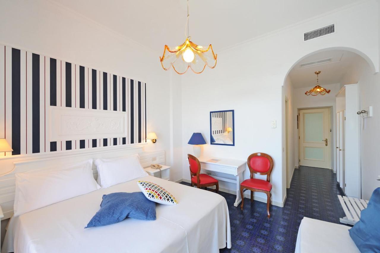 La Bussola Hotel