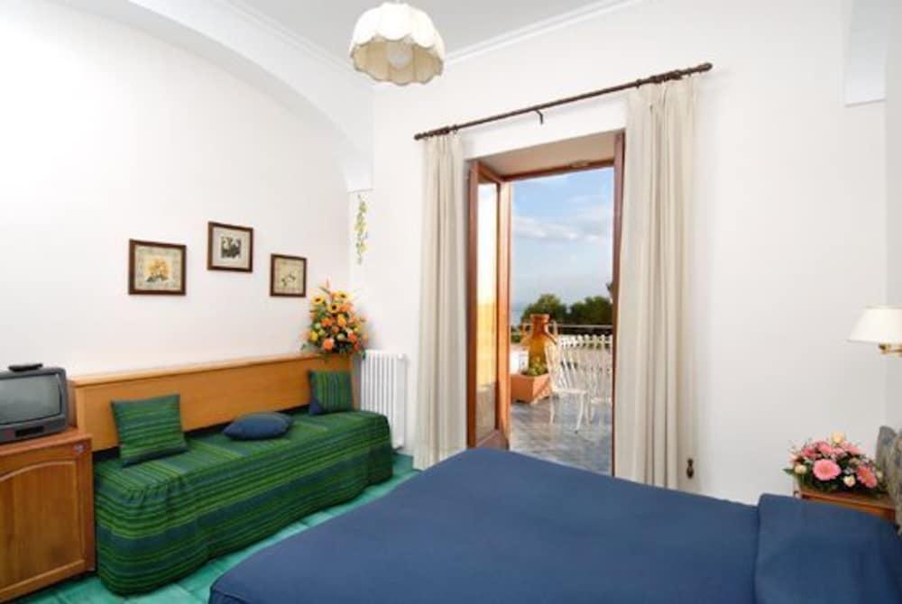Hotel La Bussola 4*